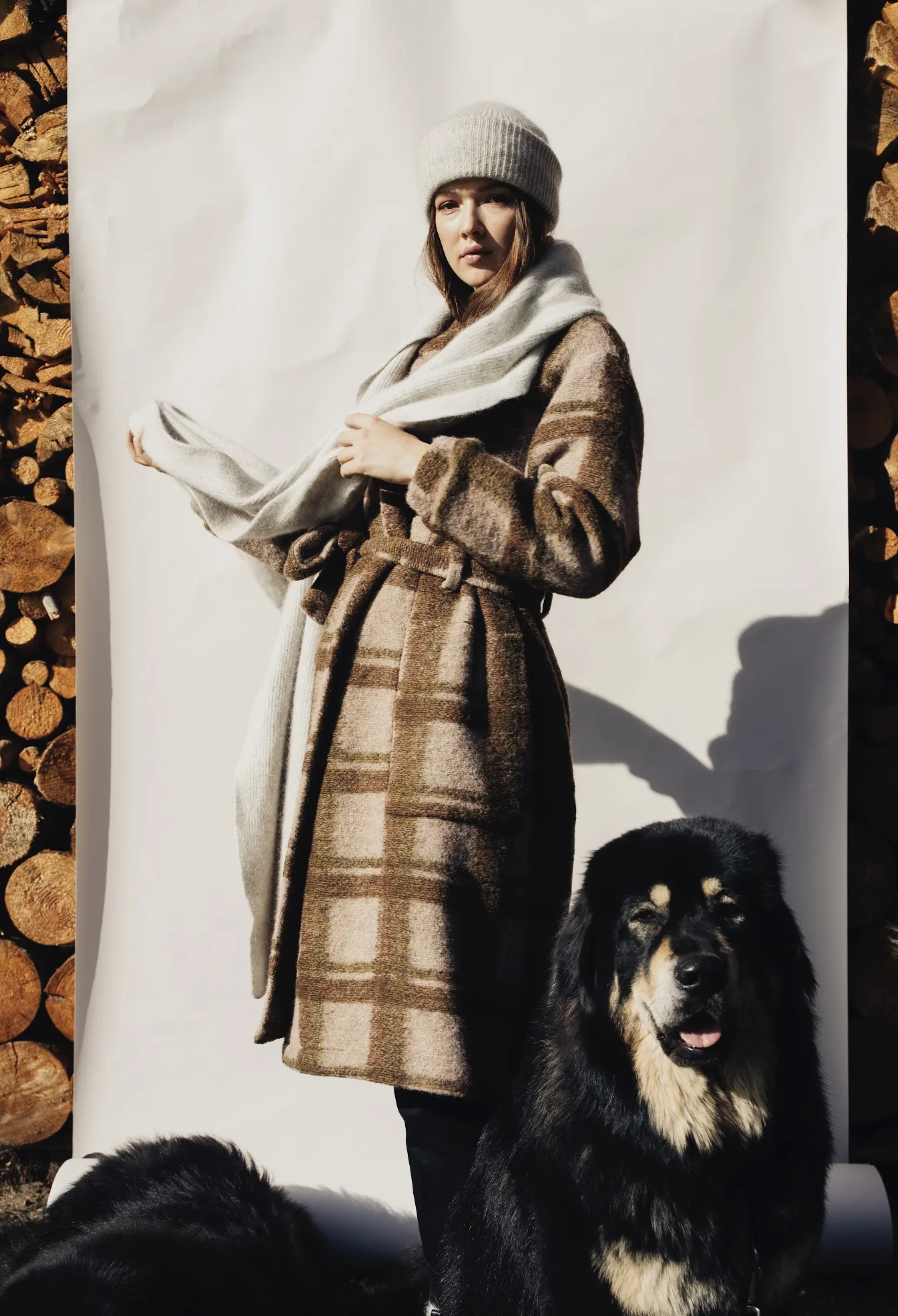 Items made from chiengora, yarn and felt spun from dog hair